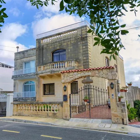 Willa Stunning 4br With Huge Terrace In Kappara By 360 Estates *