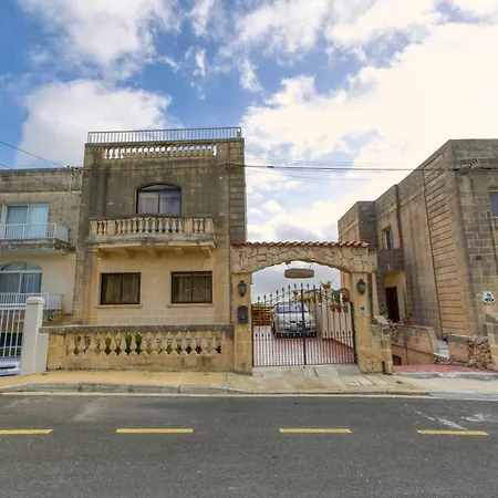 Stunning 4br With Huge Terrace In Kappara By 360 Estates *