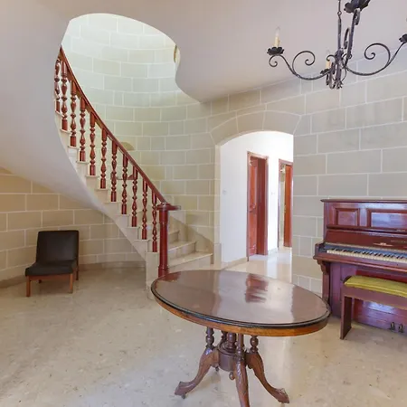 Stunning 4br With Huge Terrace In Kappara By 360 Estates Villa